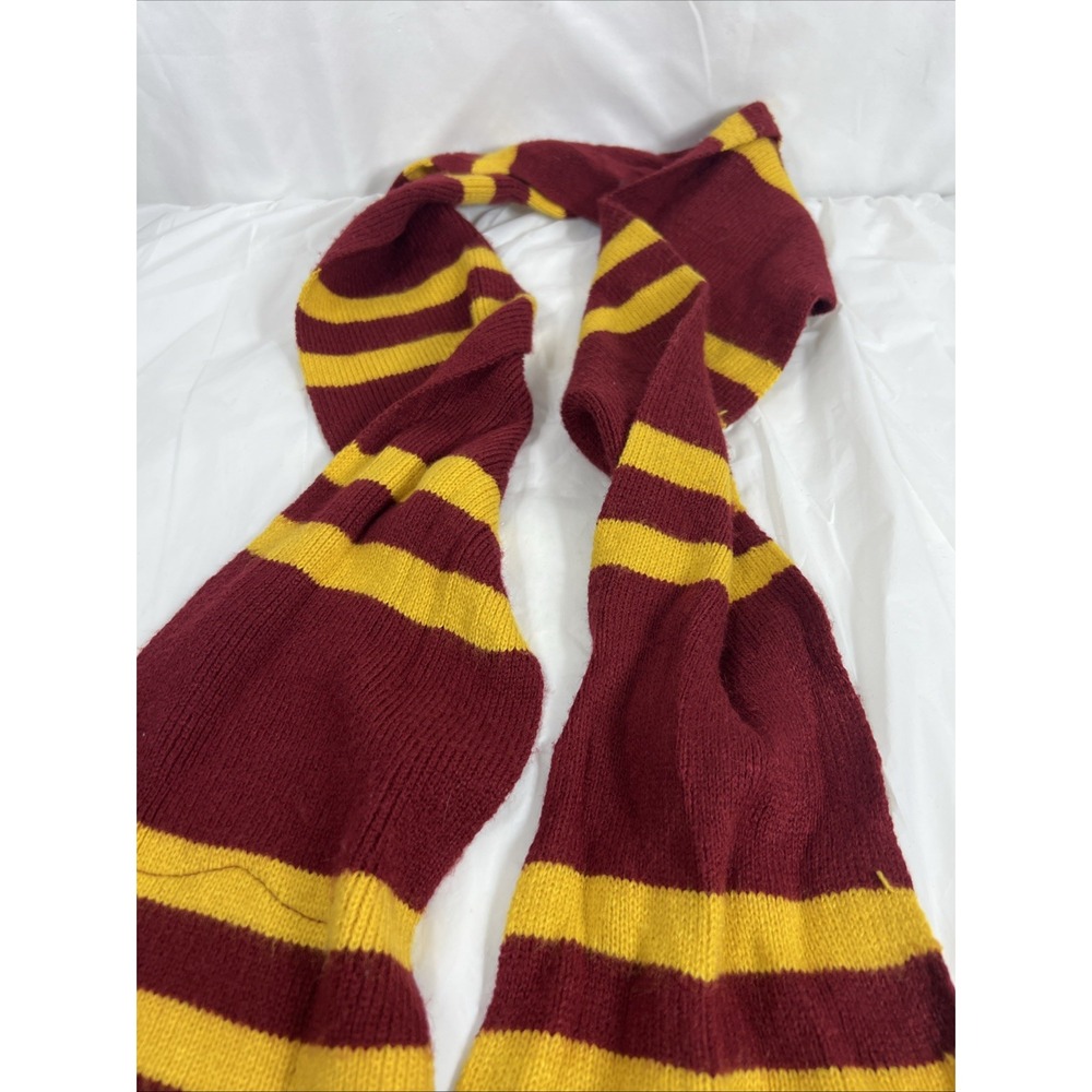 WIZARDING WORLD OF HARRY POTTER GRYFFINDOR KNIT SCARF - Picture 9 of 9
